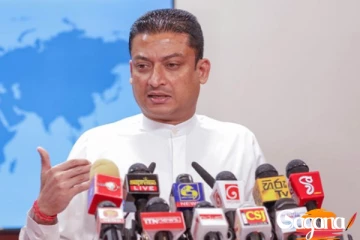 තව මාස තුනකින් ආයෙත් දළදා ප්‍රදර්ශනය තියනවා....ඒ නිසා දුක් වෙන්න එපා...