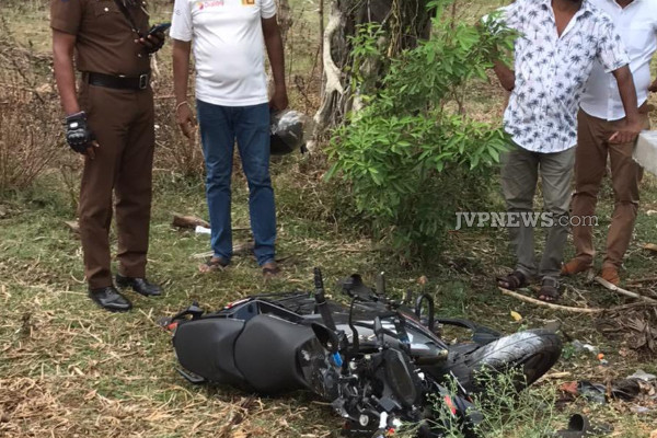 தமிழர் பகுதியில் தறிகெட்டு ஓடிய வேகம்; ஒருவர் மரணம்...இருவர் மருத்துவமனையில் | Young Man Died Excessive Speed Vavuniya Accident
