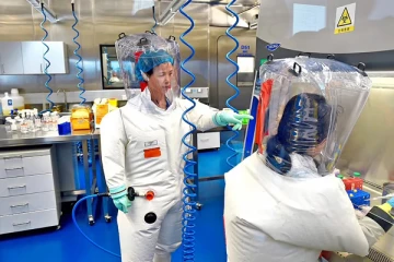 கொரோனா வைரஸ் சீனாவிலுள்ள ஆய்வகத்தில்தான் உருவாக்கப்பட்டுள்ளது: ஆதாரங்களுடன் அறிவியலாளர்கள் அதிரடி