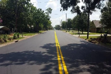 இலங்கையில் அரசியல்வாதிகளின் வீடுகளை மையப்படுத்தி அமைக்கப்படும் புதிய வீதிகள்