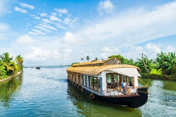 கேரளாவை ஏன் கடவுளின் சொந்த பூமி என்று சொல்கிறோம் தெரியுமா?