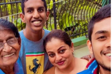 තම ආදරණීය තාත්තාව බලන්න ගිය ප්රවීණ ගායිකා සමිතා මුදුන්කොටුව සංවේදී වෙමින් කියපු කතාව (PHOTOS)