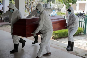 கோவிட் தொற்றால்  இறந்தவரின் உடலை மறைமுகமாக அடக்கம் செய்ய முயற்சி