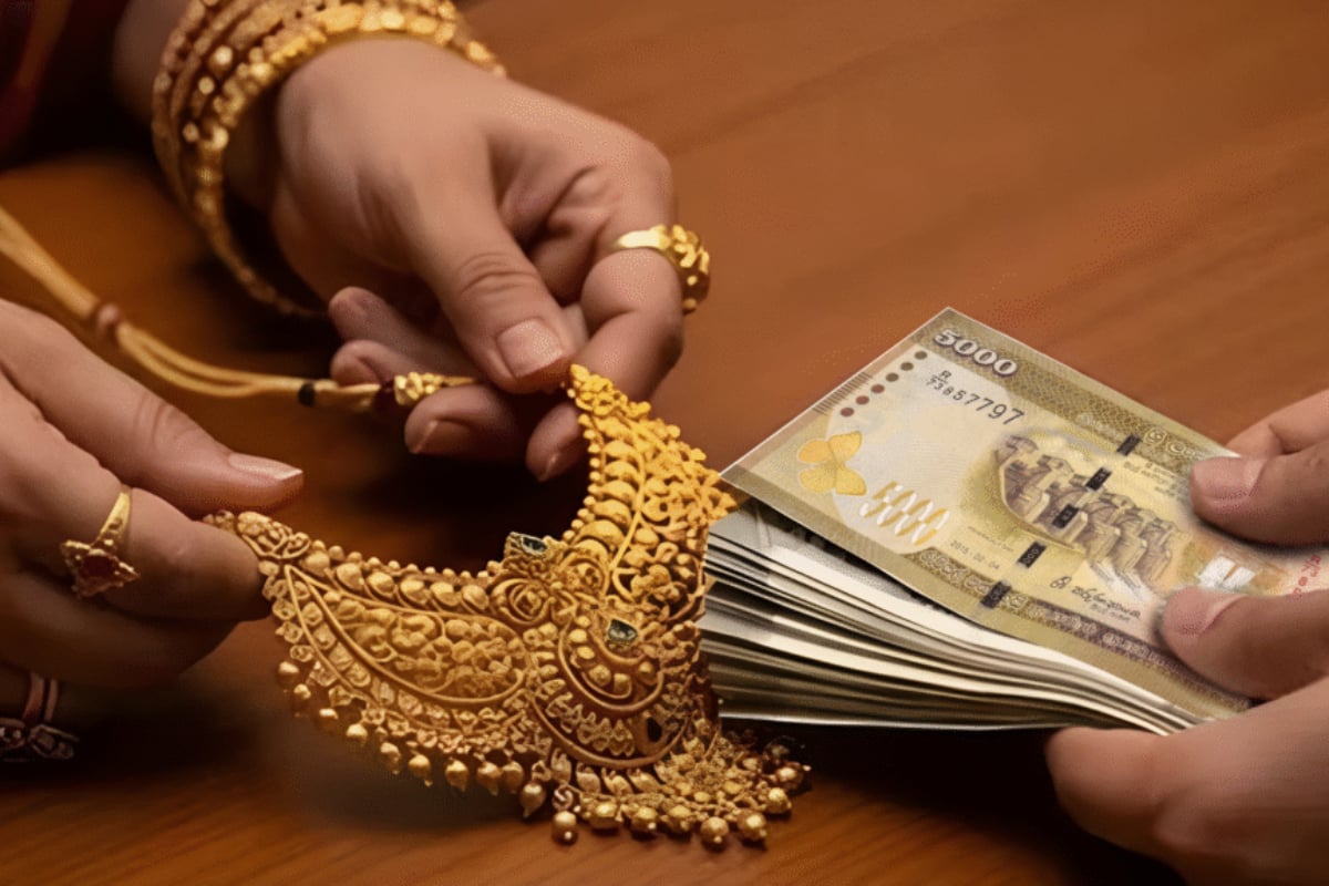 நள்ளிரவில் நடத்தப்பட்ட சுற்றிவளைப்பு! பெருந்தொகை பணம், நகைகளுடன் சிக்கிய பெண் | Women Arrested With Huge Amount Of Money