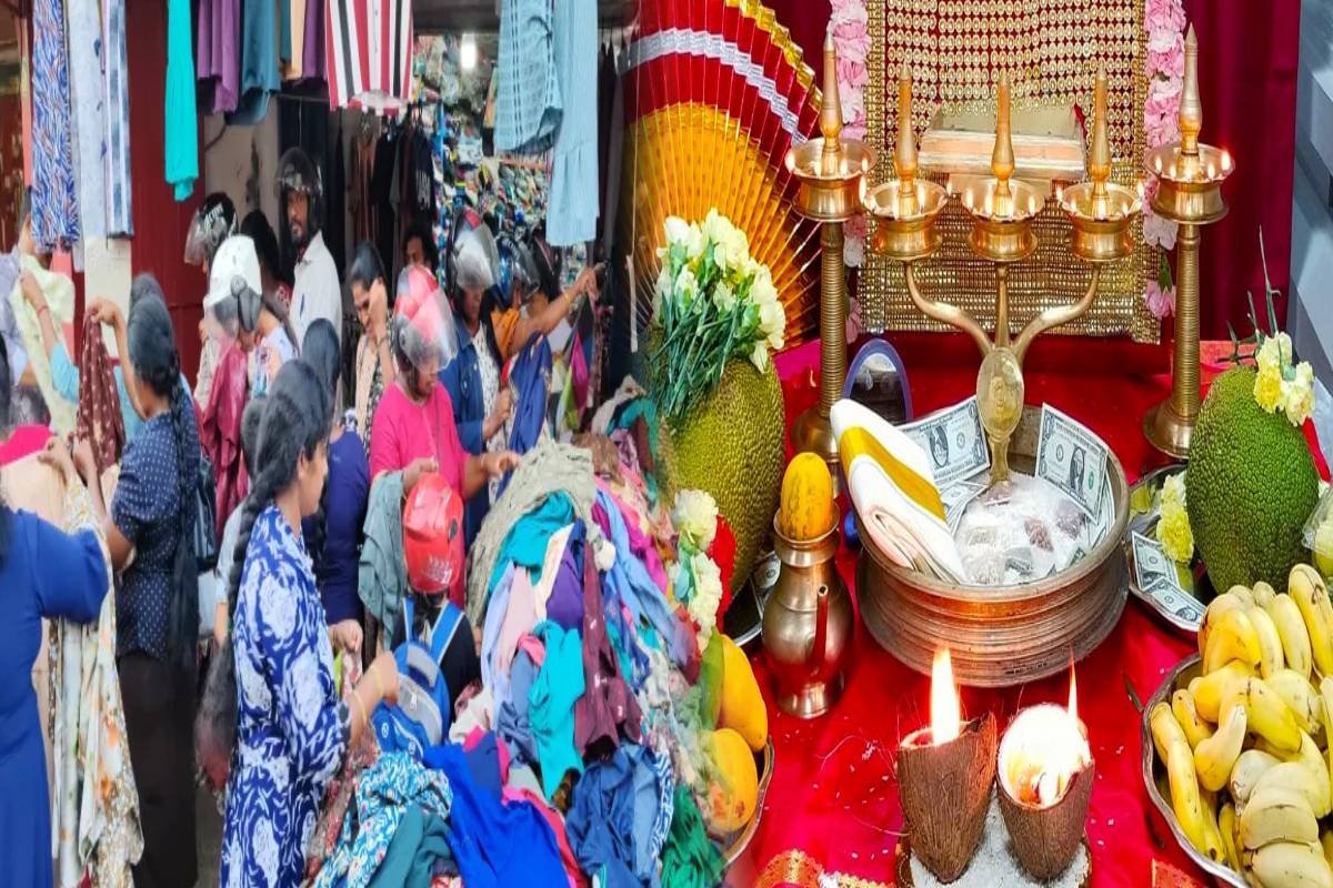 வவுனியாவில் குவிந்த மக்கள்; களைகட்டும் புத்தாண்டு விற்பனை! | Vavuniya New Year Sales In Full Swing