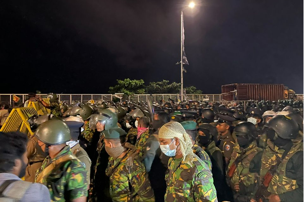 அவசரகால சட்டத்தின் மூலம் இராணுவத்திற்கு பரந்த அதிகாரங்கள் - கடும் கண்டனம் வெளியிட்டுள்ள ஐ.நா! - ஐபிசி தமிழ்