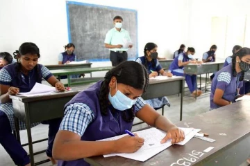 சில மணிநேரத்தில் +2 ரிசல்ட் : எங்கு, எப்படி, எதில் பார்க்கலாம்?