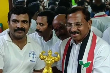 உடற்பயிற்சி செய்து வாக்கு சேகரிப்பில் ஈடுபட்ட அமைச்சர் மாஃபா பாண்டியராஜன்