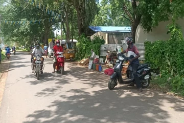 வவுனியாவில் ஊரடங்கு சட்டத்தினையும் மீறி மக்கள் நடமாட்டம் அதிகரிப்பு