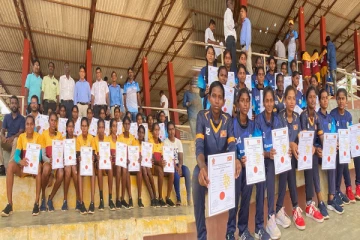 கிழக்கு மாகாண விளையாட்டுப் போட்டியில் சாதனை படைத்த மாணவிகள் (Photos)