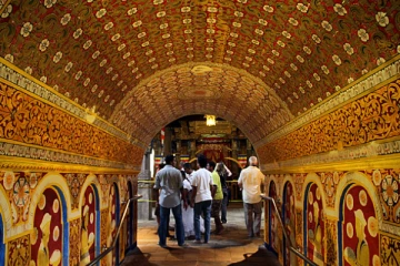 கண்டி தலதா வழிபாட்டு புகைப்படம் குறித்து CID விசாரணை