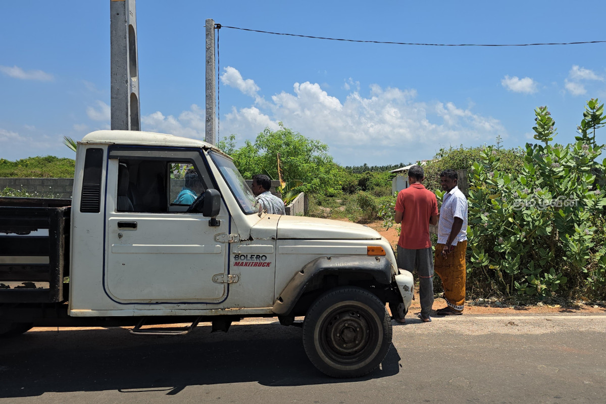வீதியில் வீசப்படும் மனித உடல் பாகங்கள்! மன்னார் நகரசபை தவிசாளர் அதிரடி நடவடிக்கை | Human Body Parts Thrown On The Street