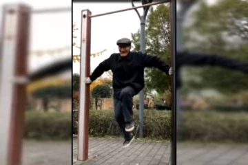 Viral Video; இணையவாசிகளை மிரள வைத்த நூறு வயது முதியவர்