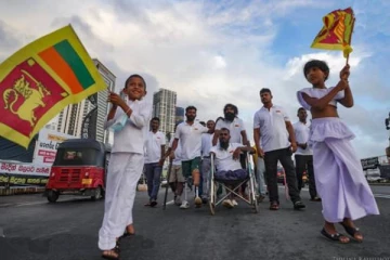 போரில் உயிரிழந்தவர்களுக்கு அஞ்சலி செலுத்திய இராணுவ வீரர்கள்!