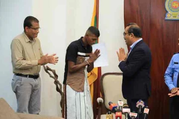 கோர விபத்தை தடுத்து பலரின் உயிரை காப்பாற்றிய சாமானியனுக்கு கிடைத்த கௌரவம்