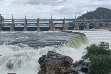 மாவிலாறு அணைக்கட்டு ஆபத்தில் ; மக்களை உடனடியாக வெளியேறுமாறு அறிவுறுத்தல்