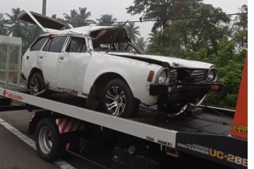 දකුණු අධිවේගයේ දරුණු රිය අනතුරක්..පියා සහ දියණිය මරුට..03ක් රෝහලේ.(PHOTOS)