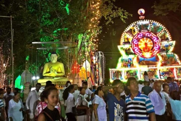 කළින්ට වඩා වෙනස්ව සමරන්න වෙන මෙවර වෙසක් - වෙසක් සතියෙම මේවා තහනම් බවට පොලීසියෙන් දැනුම්දීමක්