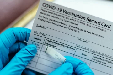 பொது போக்குவரத்தின் போது தடுப்பூசி அட்டைக்  கட்டாயமா ?