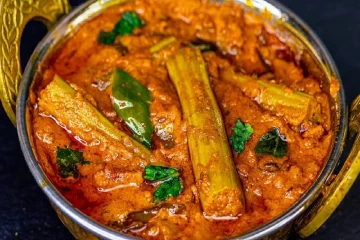 நாக்கில் எச்சில் ஊறும் முருங்கைக்காய் புளிக்குழம்பு - இப்படி செய்து பாருங்க