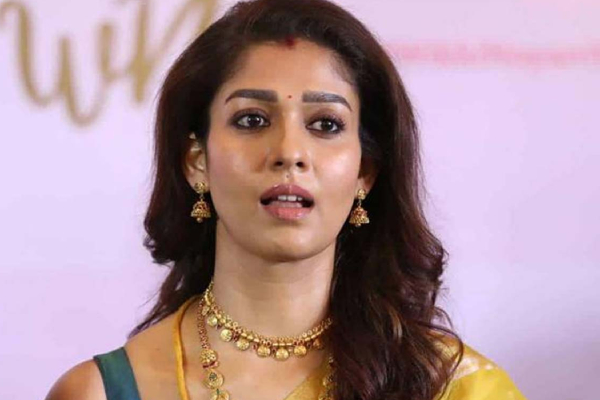 பையா படத்தில் முதன் முதலில் நடிக்கவிருந்த இரண்டு முன்னணி நடிகைகள்.. சம்பளத்தால் மிஸ் ஆன சூப்பர்ஹிட் படம் | First Choice Heroine For Paiyaa Movie