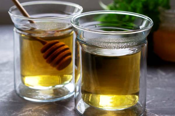தேன் சாப்பிட்டால் எடை குறையுமா? அப்போ இத தெரிஞ்சிக்கோங்க | Drink Honey With Warm Water Benefits In Tamil