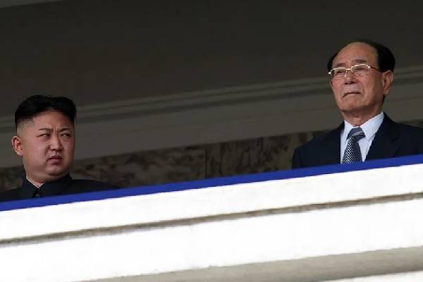 வட கொரிய ஜனாதிபதி கிம் யோங் நாம் மரணம்: இரங்கல் தெரிவித்த கிம் ஜோங் உன் | North Korea Head Of State Died வட கொரிய ஜனாதிபதி கிம் யோங் நாம் மரணம்: இரங்கல் தெரிவித்த கிம் ஜோங் உன் | North Korea Head Of State Died