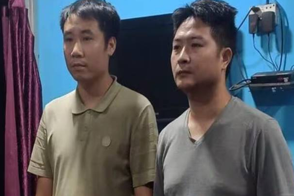 இந்திய எல்லைக்குள் அத்துமீறிய இரு சீனர்கள் | Tourist Chinese Tried Enter Indian Border Illegal