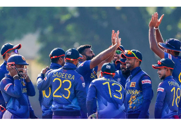 சர்வதேச அரங்கில் கன்னி சதத்தை பதிவு செய்த இலங்கை அணி வீரர்! | 1St Odi Century Dimuth Karunaratna Sl Vs Ire Live