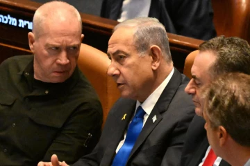 இஸ்ரேல் பாதுகாப்பு அமைச்சர் அதிரடியாக பதவி நீக்கிய பெஞ்சமின் நெதன்யாகு