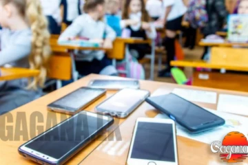 සුපිරි ජංගම දුරකතන භාවිත කරන පාසල් සිසුන් ප්‍රමාණය ඉහළට!