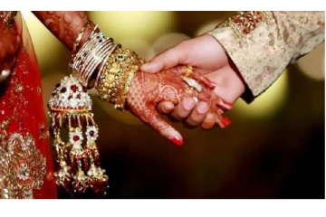 அண்ணியுடன் மலர்ந்த காதல்.. திருமணம் செய்ய அடம்பிடித்த இளம்பெண்- பகீர் சம்பவம்.!