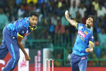 எட்டு வருட சர்வதேச கிரிக்கட் கனவு: முதல் போட்டியில் களமிறங்கினார் சிராஸ்