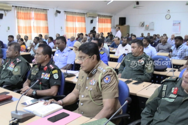 சீரற்ற காலநிலையால் ஏற்பட்டுள்ள அனர்த்தங்கள்! அதிகாரிகளுக்கு அமைச்சர் விடுத்துள்ள பணிப்புரை | Extreme Weather Sri Lanka Heavy Rain Fall