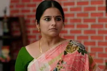 எதிர்நீச்சல் சீரியல் புகழ் ஹரிப்பிரியாவா இது?- ராணியாக அவர் எடுத்த போட்டோ