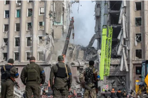 ரஷ்ய எண்ணெய் கிடங்கு மீது தாக்குதல் - உக்ரைன் தான் காரணம் என குற்றச்சாட்டு | Russian Oil Godown Attack By Ukraine Forces