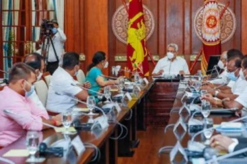 அரசாங்கம் வியாபாரிகளின் தேவைக்கு அமைய வேலை செய்கிறது!  துஷான் குணவர்தன