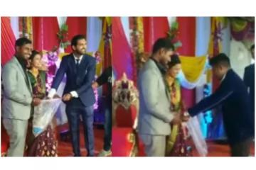 மேடையில் நண்பர்கள் செய்த செயலால்... - அதிர்ந்து போன மணமகள் - வைரலாகும் வீடியோ