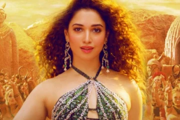 ரஜினியின் ஜெயிலர்-க்கே டூபீஸ் ஆடை போட்ட நடிகை தமன்னா!! வாய்ப்பிளக்கும் ரசிகர்கள்..