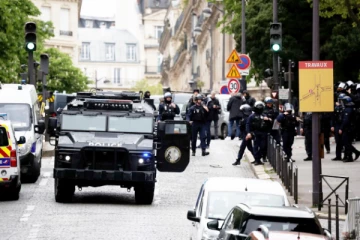 வெடிகுண்டுகளுடன் ஈரான் தூதரகத்தினுள் நுழைந்த மர்ம நபர்: பிரான்சில் பரபரப்பு