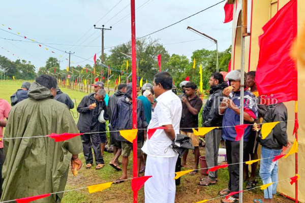 இயற்கையின் சீற்றத்துக்கு மத்தியிலும் மாவீரர் நினைவேந்தலுக்கு தயாராகும் தாயக மக்கள் | Northern People Preparing Maveerar Day இயற்கையின் சீற்றத்துக்கு மத்தியிலும் மாவீரர் நினைவேந்தலுக்கு தயாராகும் தாயக மக்கள் | Northern People Preparing Maveerar Day