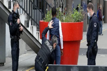 பிரான்சில் இரட்டை கொலை வழக்கில் சிக்கிய இலங்கையர்