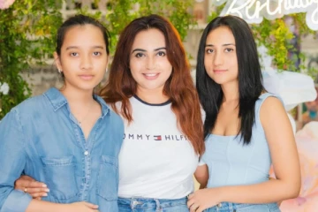 " දියණිවරුන් ඉන්න අම්මේ..දරුවෝ පරිස්සම් කරගන්න " ගය්‍රාත්‍රි තැබූ සටහන