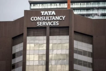 12,000 ஊழியர்களை பணி நீக்கம் செய்யும் TCS - என்ன காரணம்?