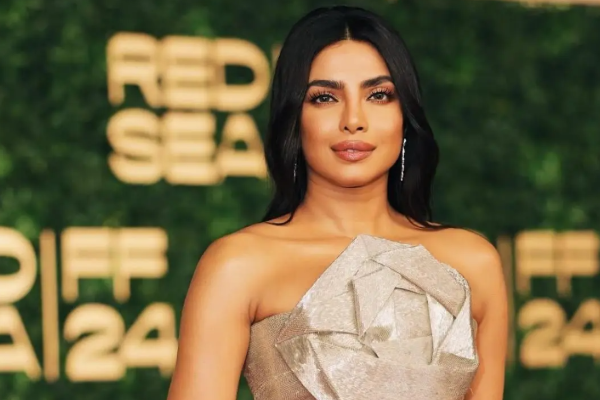 கல்கி படத்தில் தீபிகா படுகோனுக்கு பதிலாக நடிக்கப்போகும் நடிகை இவரா? அவர் சம்பளம் மட்டுமே ரூ. 30 கோடி!! | Highest Paid Actress Replacing Deepika In Kalki