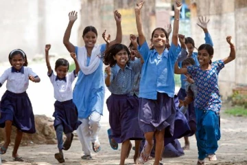 தேடி வரும் ரூ.74 லட்சம்; பெண் குழந்தை இருக்காங்களா? அப்போ அரசின் இந்த திட்டம் உதவும்!