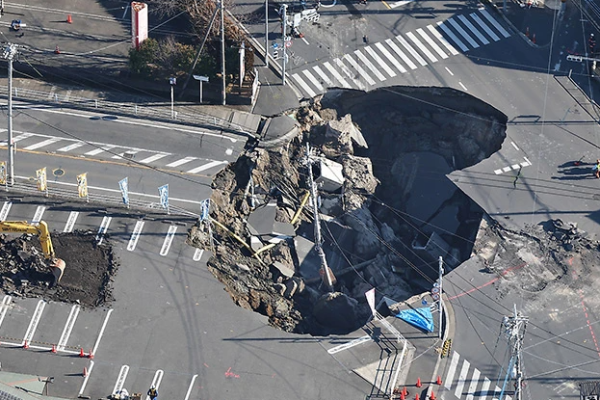 தண்ணீர் குழாயை சரி செய்ய 31 கிலோ தங்கத்தை தானம் வழங்கிய மர்ம நபர் | Donor Gives 21 Kg Gold To Fix Osaka Water System தண்ணீர் குழாயை சரி செய்ய 31 கிலோ தங்கத்தை தானம் வழங்கிய மர்ம நபர் | Donor Gives 21 Kg Gold To Fix Osaka Water System