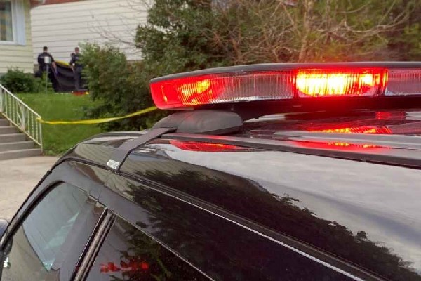 கனடாவில் தாயை கொலை செய்த குற்றச்சாட்டில் மகன் கைது | Man Accused Of Murdering His Mom