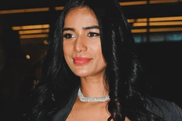 பிரபல நடிகை பூனம் பாண்டே மரணம்