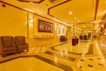 கொழும்பில் உள்ள நட்சத்திர ஹோட்டலில் இரகசிய சந்திப்பில் 25 எம்.பிக்கள்!